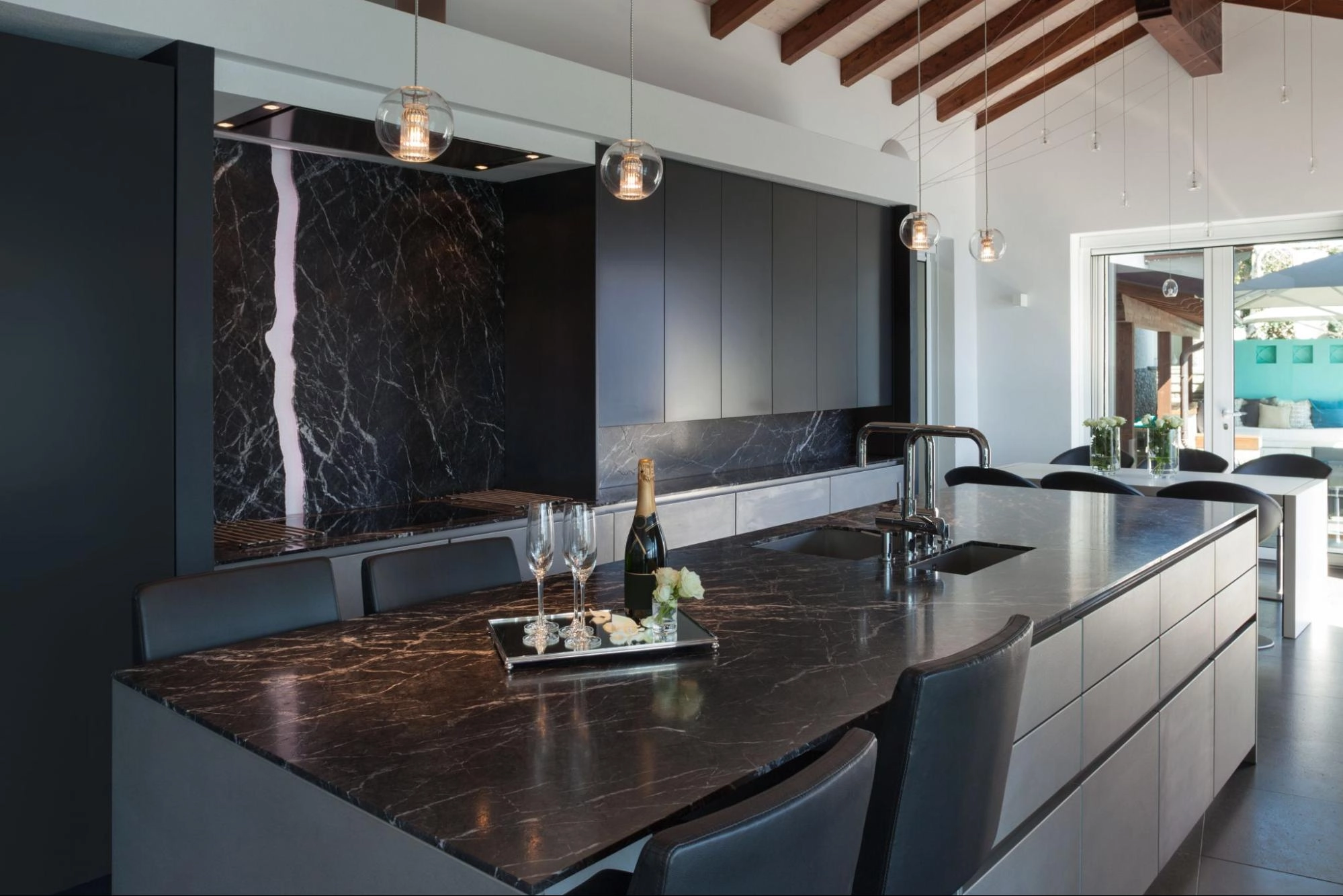 Page(/post/7-Swoon-Worthy-Black-Marble-Kitchen-Ideas.md)