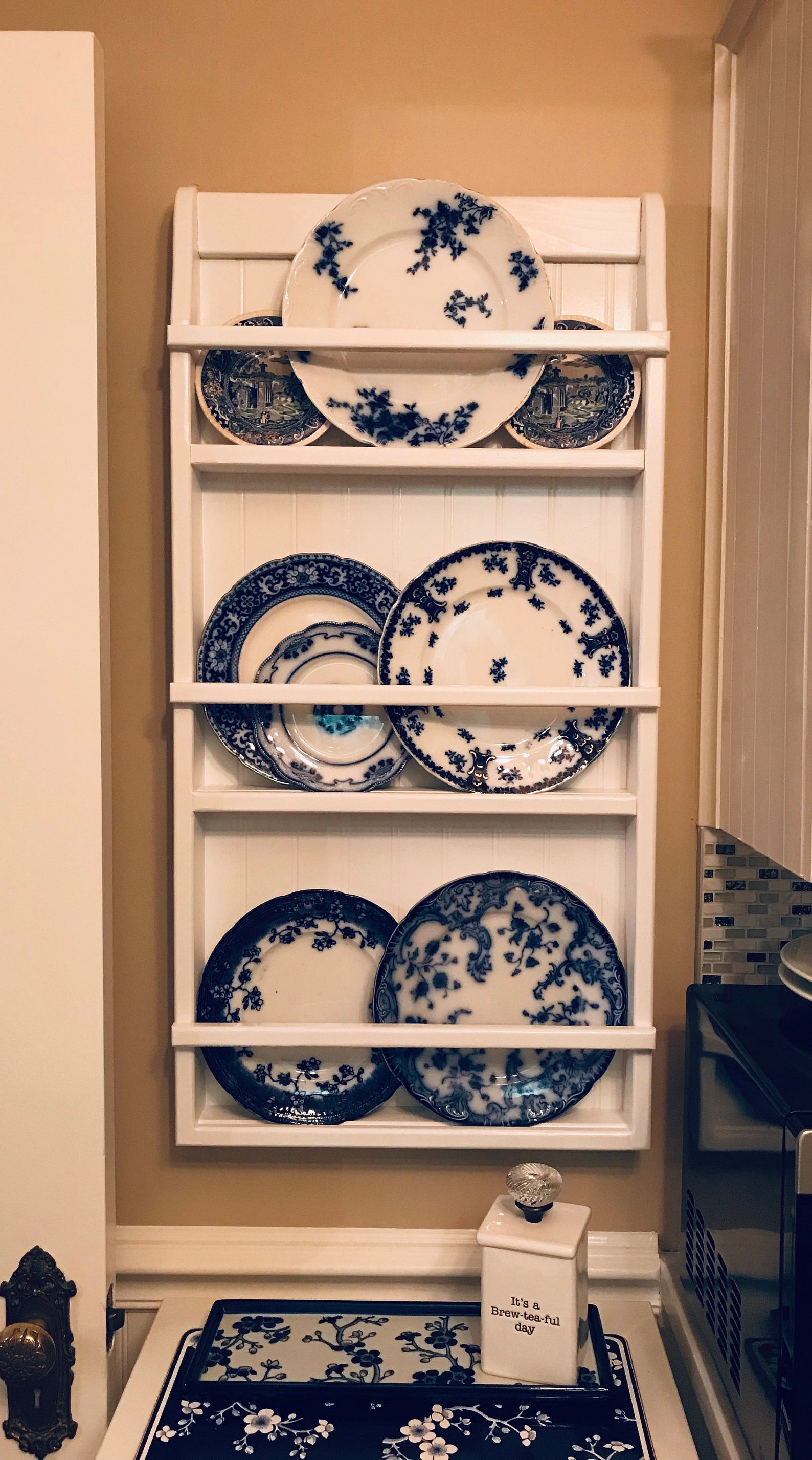 Wall Hanging Plate Rack Shelf , Small Wall Bookshelf or Magazine Rack , Plate Display Wall Shelf